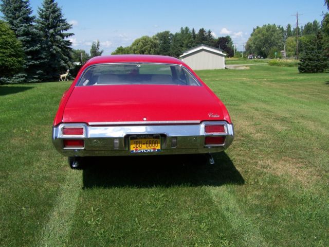 1971 Red Oldsmobile Cutlass Coupe