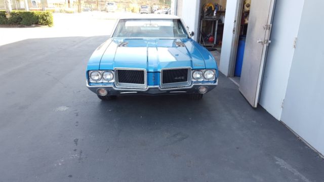 1971 Blue Oldsmobile Cutlass Coupe