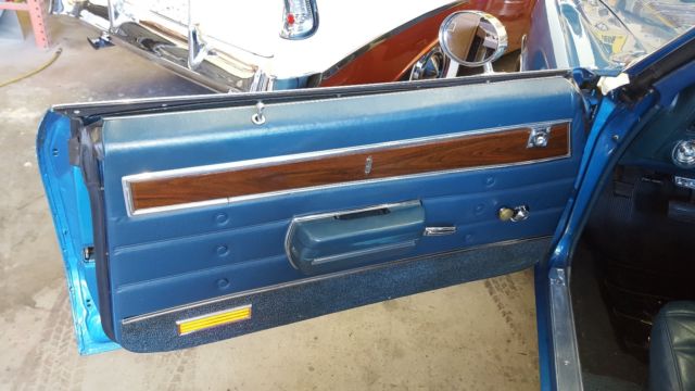 1971 Blue Oldsmobile Cutlass Coupe