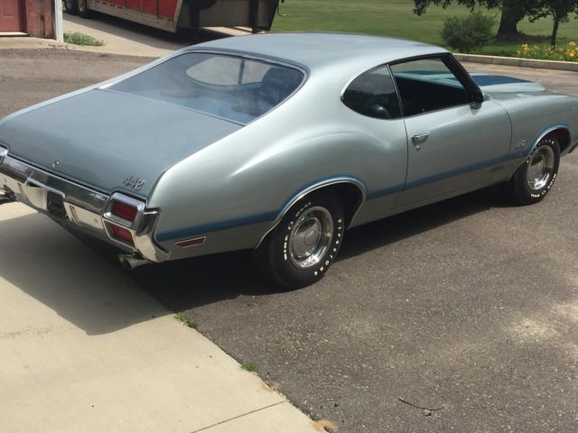 1971 Silver Oldsmobile 442