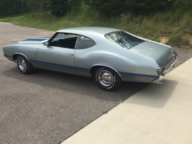 1971 Silver Oldsmobile 442