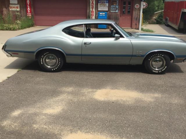 1971 Silver Oldsmobile 442