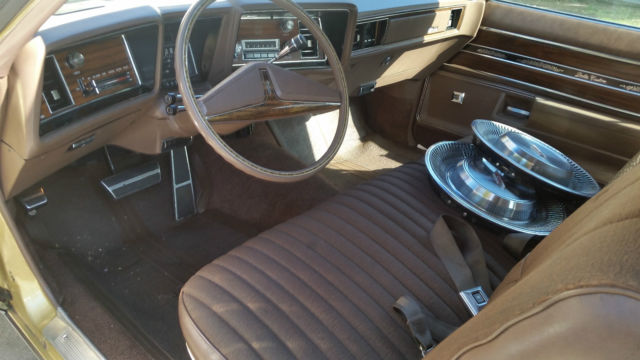 1971 Gold Oldsmobile Eighty-Eight Coupe