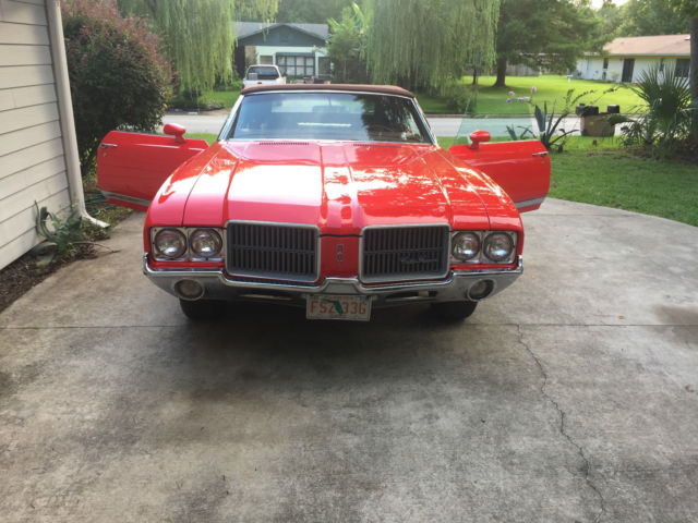 1971 Red Oldsmobile Cutlass Coupe