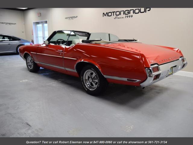 1971 Red Oldsmobile Cutlass --