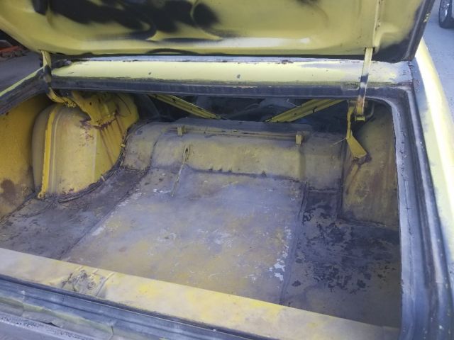 1971 Yellow Plymouth Road Runner Coupe