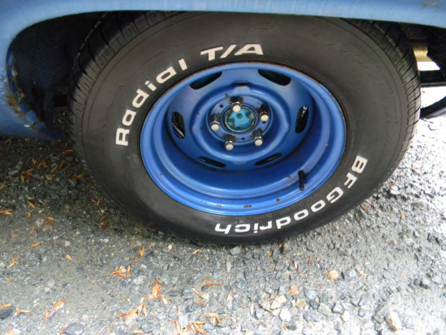 1971 blue Plymouth Road Runner Coupe