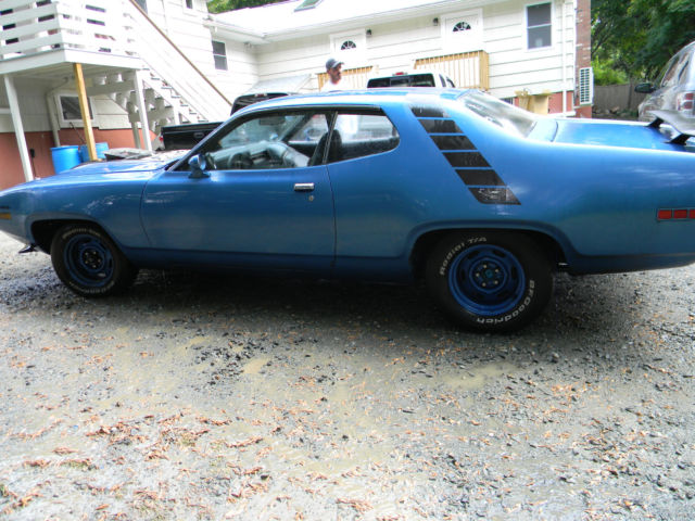 1971 blue Plymouth Road Runner Coupe