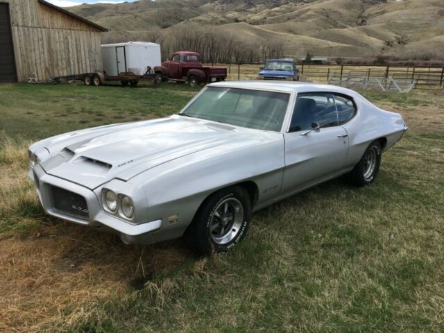 1971 Silver Pontiac GTO Coupe