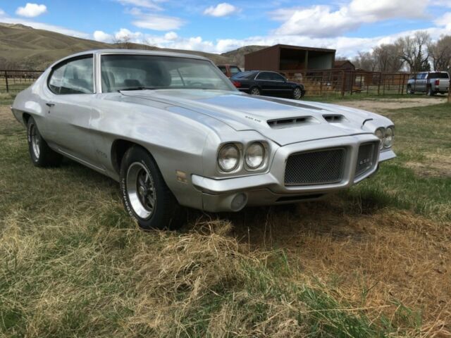 1971 Silver Pontiac GTO Coupe