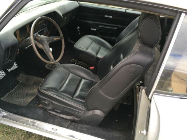 1971 Silver Pontiac GTO Coupe