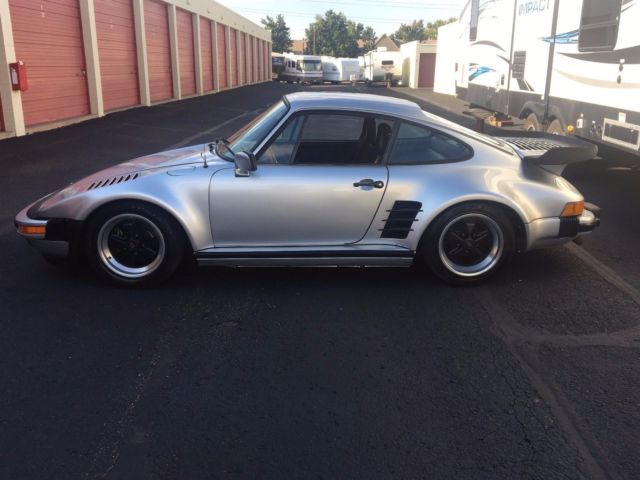 1971 Silver Porsche 911 Coupe
