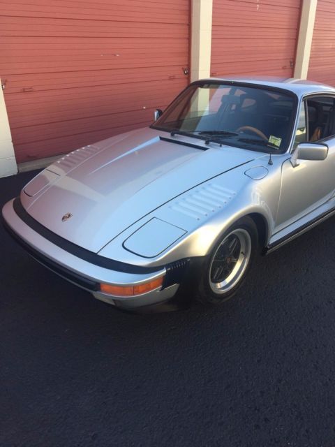 1971 Silver Porsche 911 Coupe