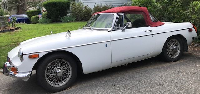 1971 White MG MGB Convertible