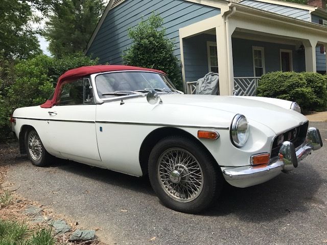 1971 White MG MGB Convertible