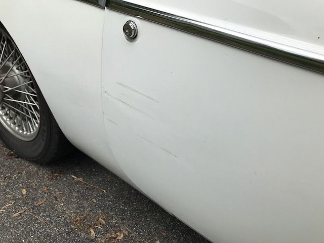 1971 White MG MGB Convertible