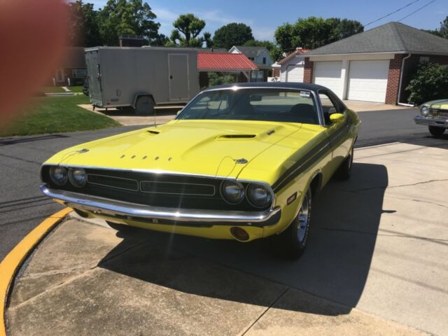 1971 Yellow Dodge Challenger Coupe
