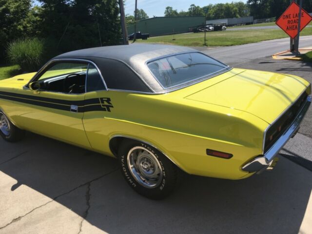 1971 Yellow Dodge Challenger Coupe
