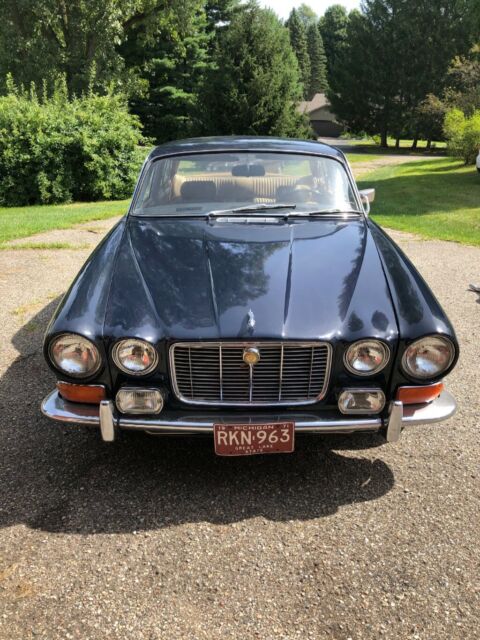1971 Jaguar XJ6 Sedan