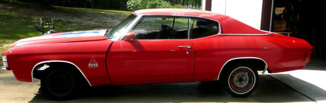 1971 Red Chevrolet Chevelle Coupe