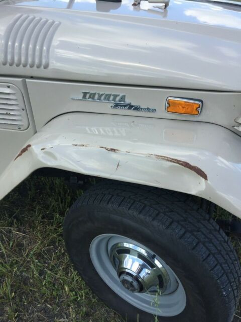 1971 Tan Toyota Land Cruiser SUV
