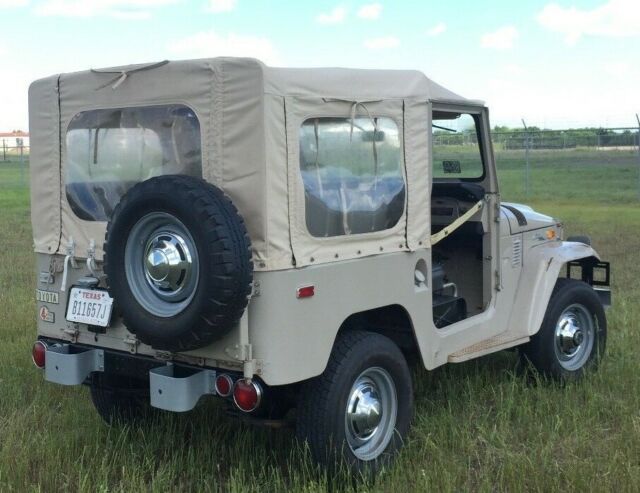 1971 Tan Toyota Land Cruiser SUV