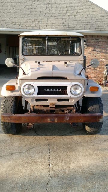 1971 Tan Toyota FJ Cruiser