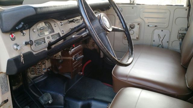 1971 Tan Toyota FJ Cruiser