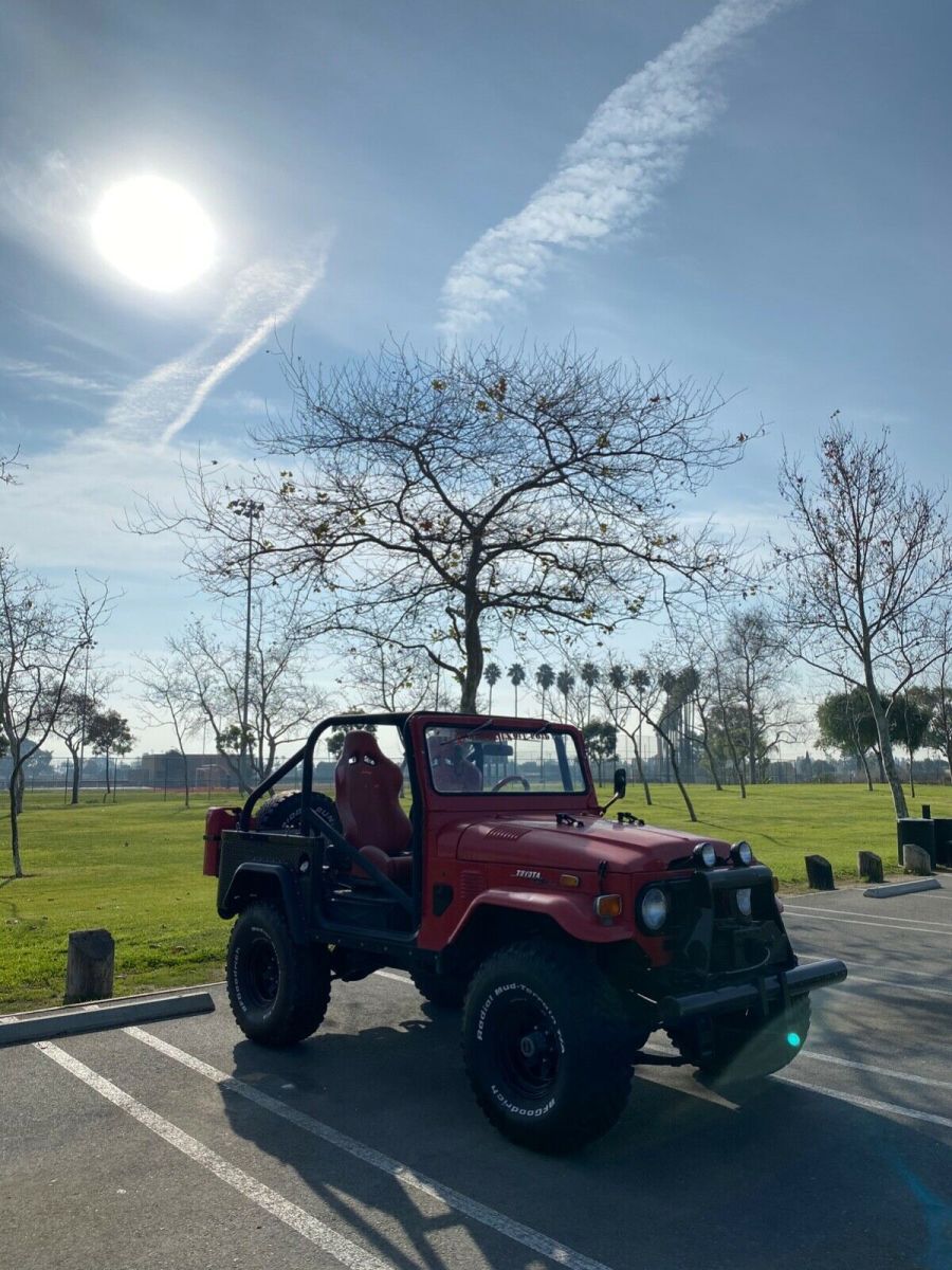 1971 Blue Toyota FJ Cruiser SUV