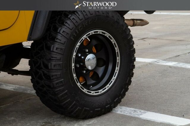 1971 Yellow Toyota FJ Cruiser FJ-40