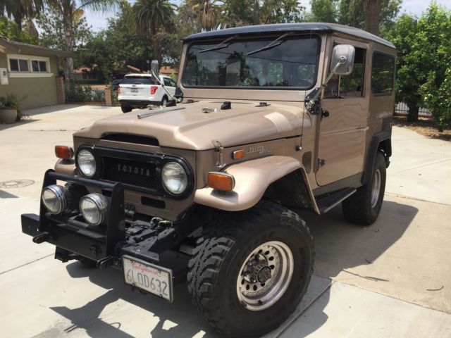 1971 Gray Toyota FJ Cruiser FJ40