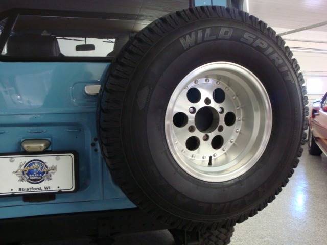 1971 Blue Toyota FJ Cruiser SUV