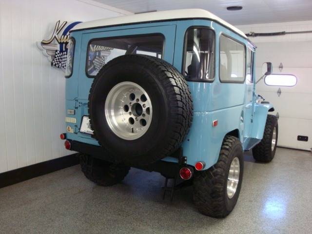 1971 Blue Toyota FJ Cruiser SUV