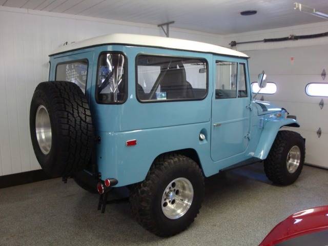 1971 Blue Toyota FJ Cruiser SUV