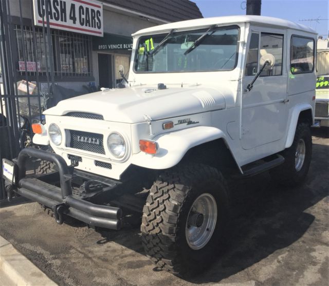 1971 White Toyota Land Cruiser SUV