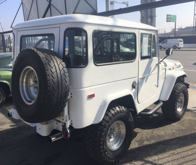 1971 White Toyota Land Cruiser SUV
