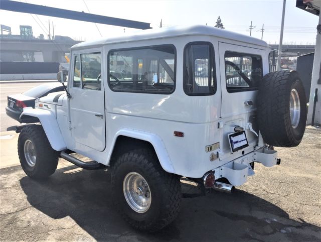 1971 White Toyota Land Cruiser SUV