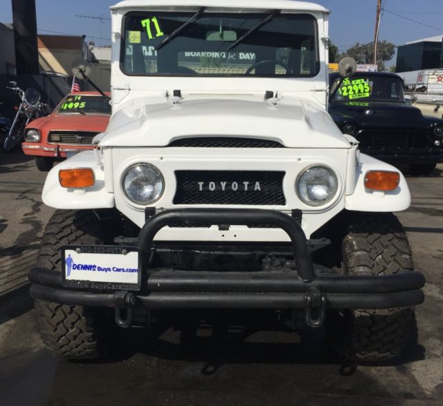 1971 White Toyota Land Cruiser SUV