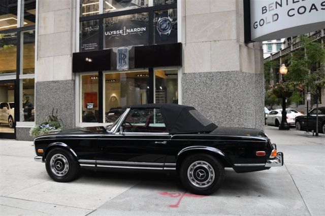 1971 Black Mercedes-Benz 200-Series Convertible