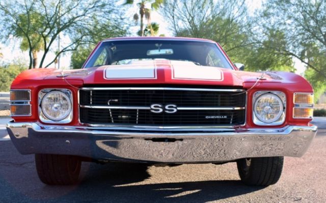 1971 Red Chevrolet Chevelle Coupe