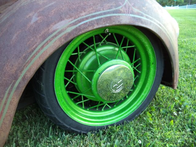 1971 rust Volkswagen Beetle - Classic Coupe