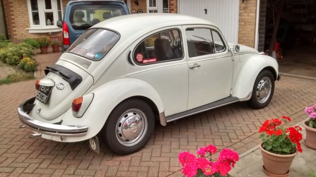 1971 Cream Volkswagen Beetle - Classic