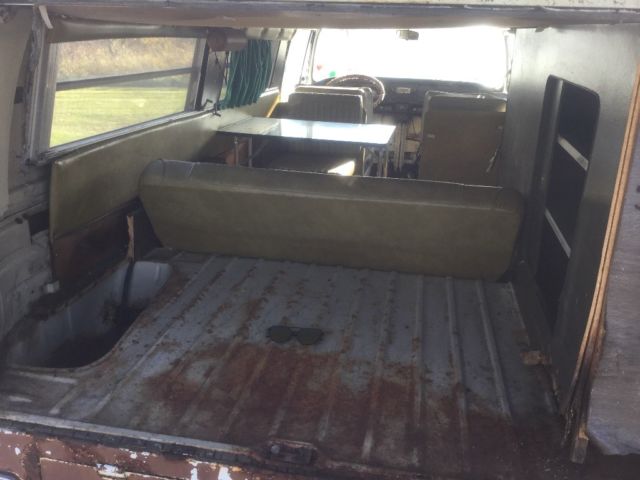 1971 Brown Volkswagen Bus/Vanagon Camper pop top bus
