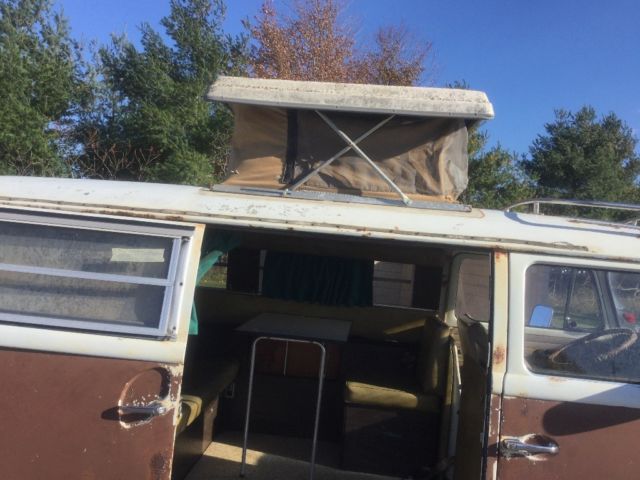1971 Brown Volkswagen Bus/Vanagon Camper pop top bus