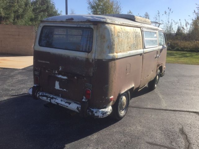 1971 Brown Volkswagen Bus/Vanagon Camper pop top bus