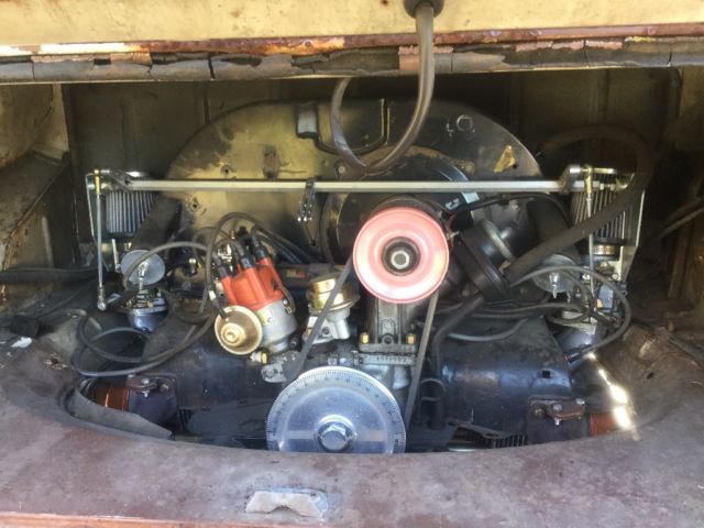 1971 Brown Volkswagen Bus/Vanagon Camper pop top bus