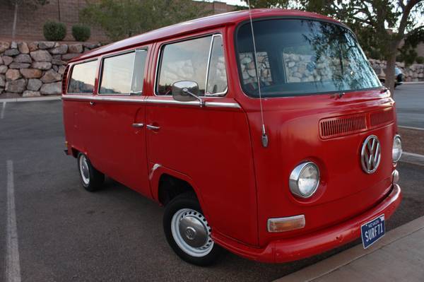 1971 Red Volkswagen Bus/Vanagon Van Camper