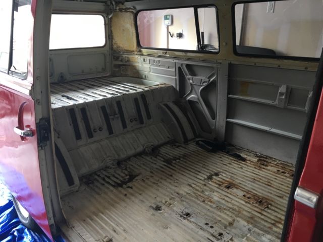 1971 Red Volkswagen Bus/Vanagon Van Camper