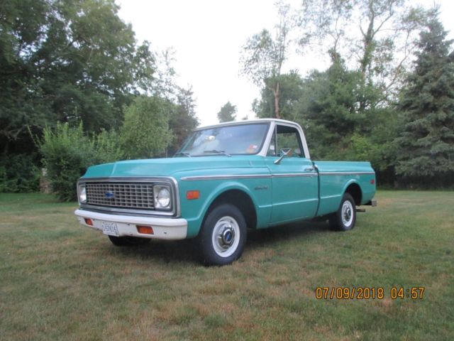 1971 Green/white Chevrolet C-10 Pickup