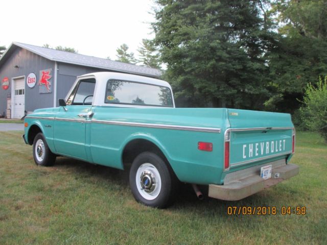 1971 Green/white Chevrolet C-10 Pickup